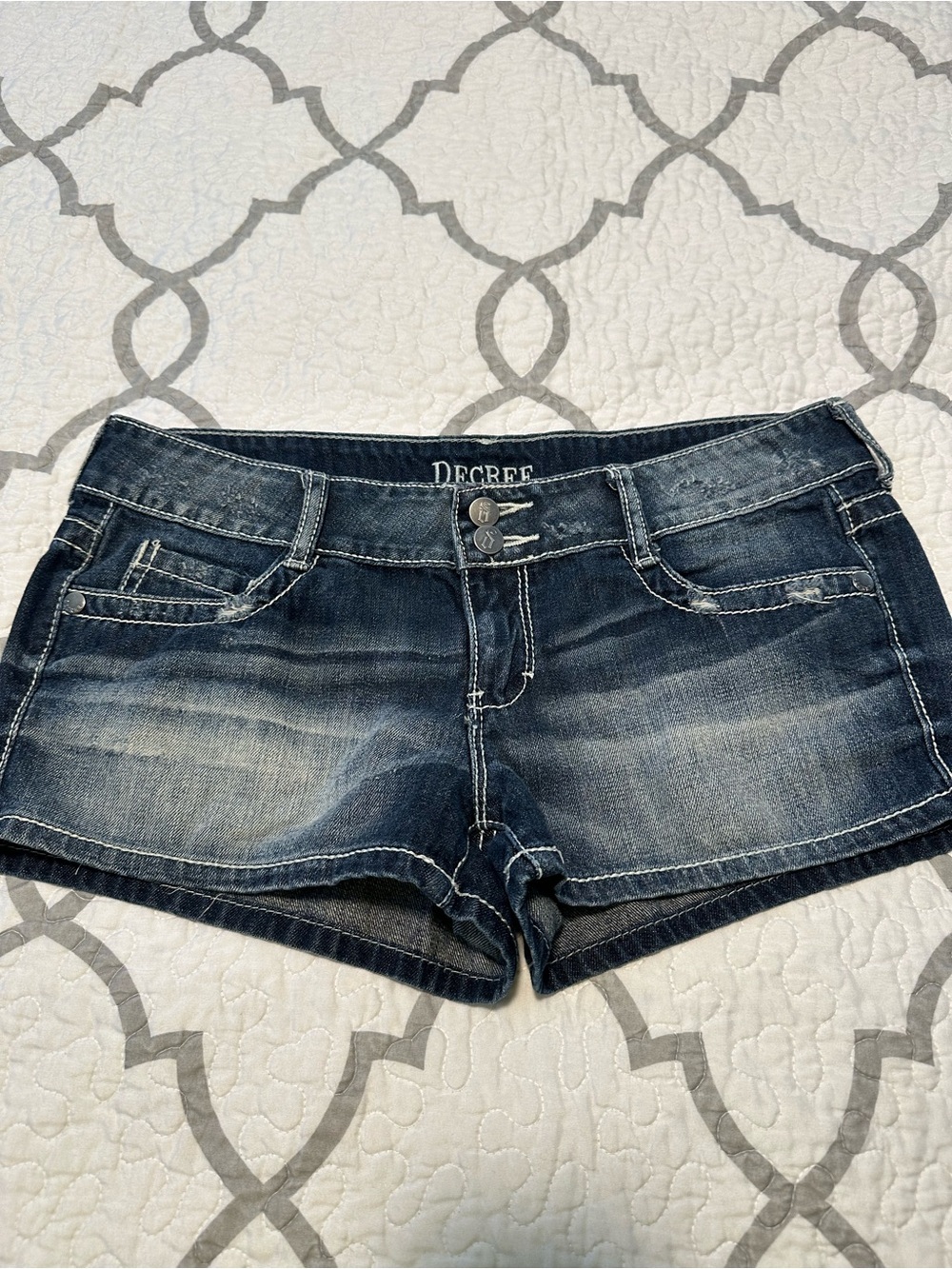 Vintage Y2K Decree Low Rise Micro Distressed Denim Shorts Junior’s size 11